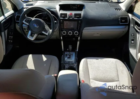 2017 Subaru Forester 2.5I Premium z USA, uszkodzony, nr VIN JF2SJAGC2HH457287